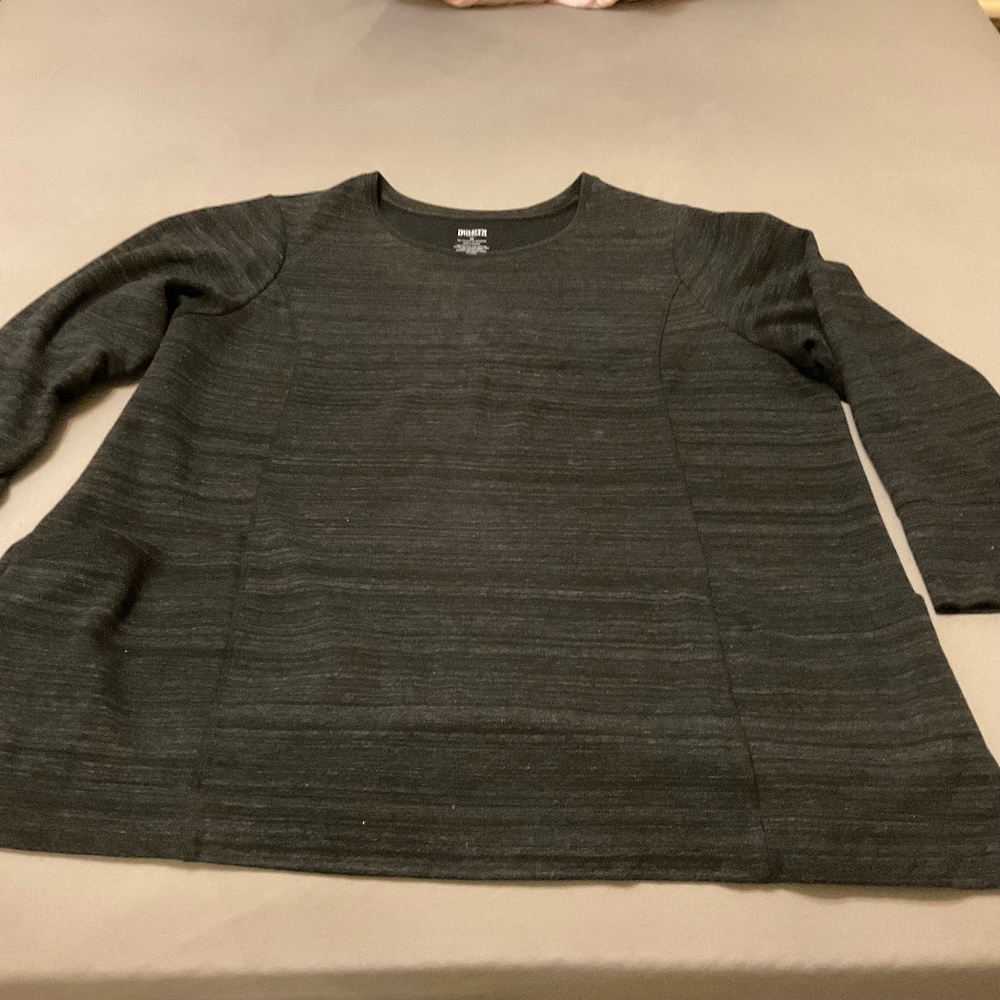 Black, heavy-weight Duluth Tunic w/ pockets